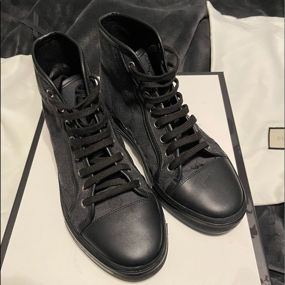 Gucci Shoes - Authentic women’s Gucci monogram shoes